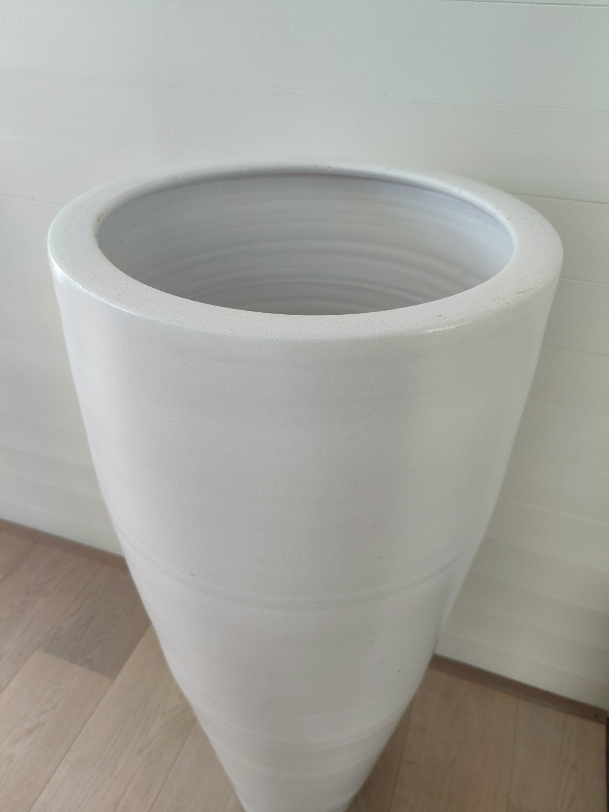 Grote witte vaas - 100,5 cm hoog, 41,5 cm diameter, Huis en Inrichting, Woonaccessoires | Vazen, Ophalen, Gebruikt, Wit, Steen/keramiek