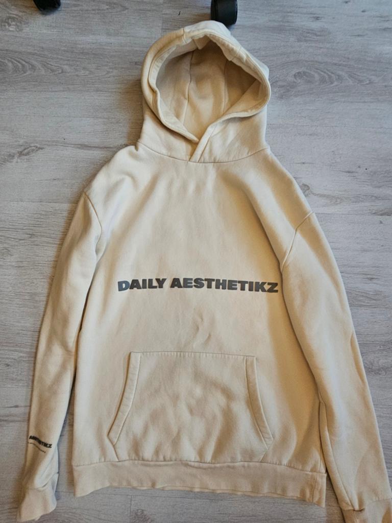 Daily Aesthetikz hoodie - Beige - Maat S - Relaxed Fit, Kleding | Heren, T-shirts, Beige, Ophalen of Verzenden, Daily Aesthetikz