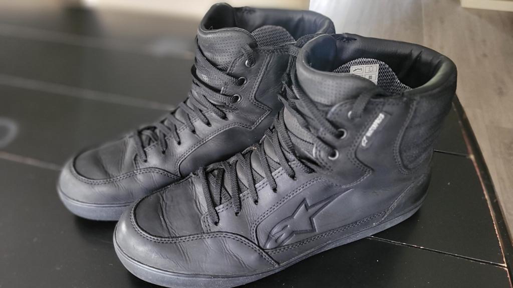 Bijna ongedragen motorschoenen Alpinestars J-6 waterdicht, Motoren, Kleding | Motorkleding, Ophalen of Verzenden, Tweedehands