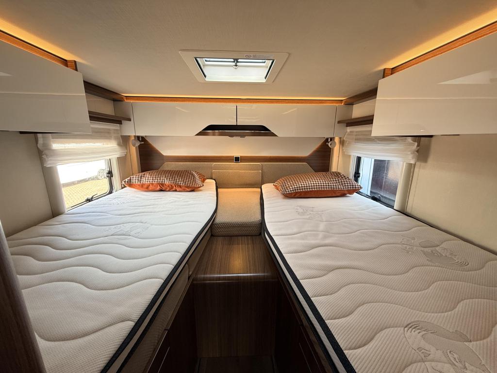 Hymer BMC-T WhiteLine 600, Caravans en Kamperen, Campers, Automaat, Chemisch toilet, Ringverwarming, Luifel