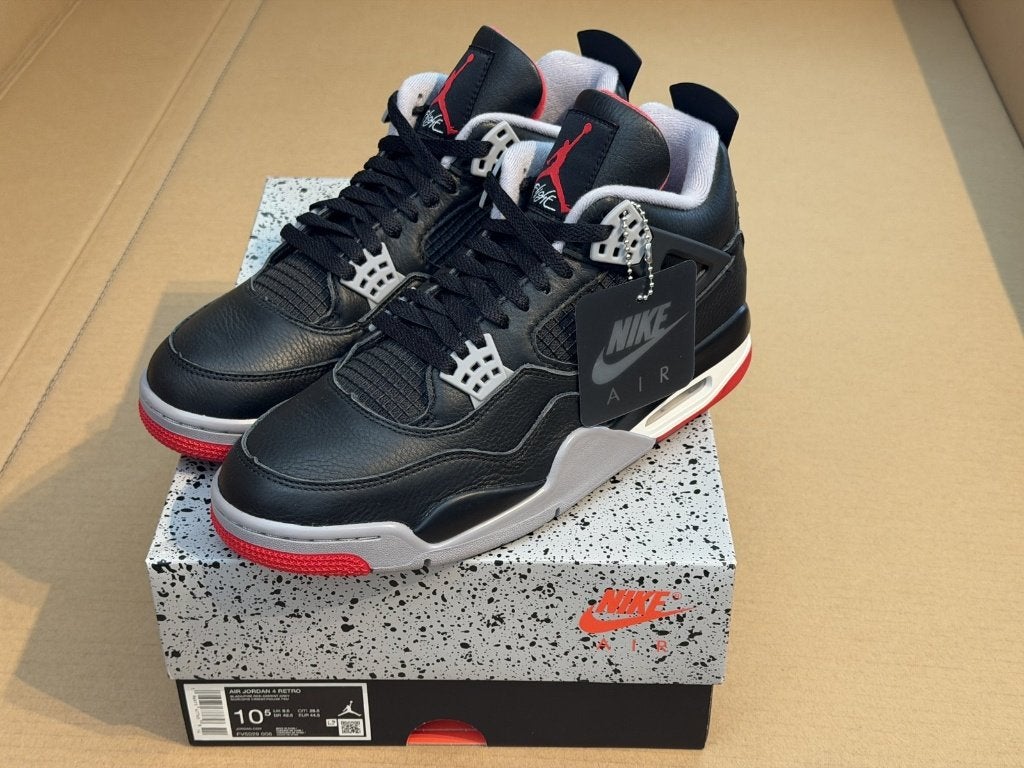 Nike Air Jordan 4 Retro Bred Reimagined - maat EU 44.5, Kleding | Heren, Schoenen, Zwart, Nieuw, Ophalen of Verzenden, Sneakers of Gympen