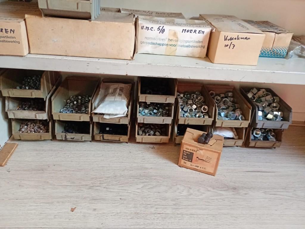 Moeren UNF, doosje bouten diverse maten, Ophalen of Verzenden, Nieuw, Minder dan 50 mm, Bouten of Moeren