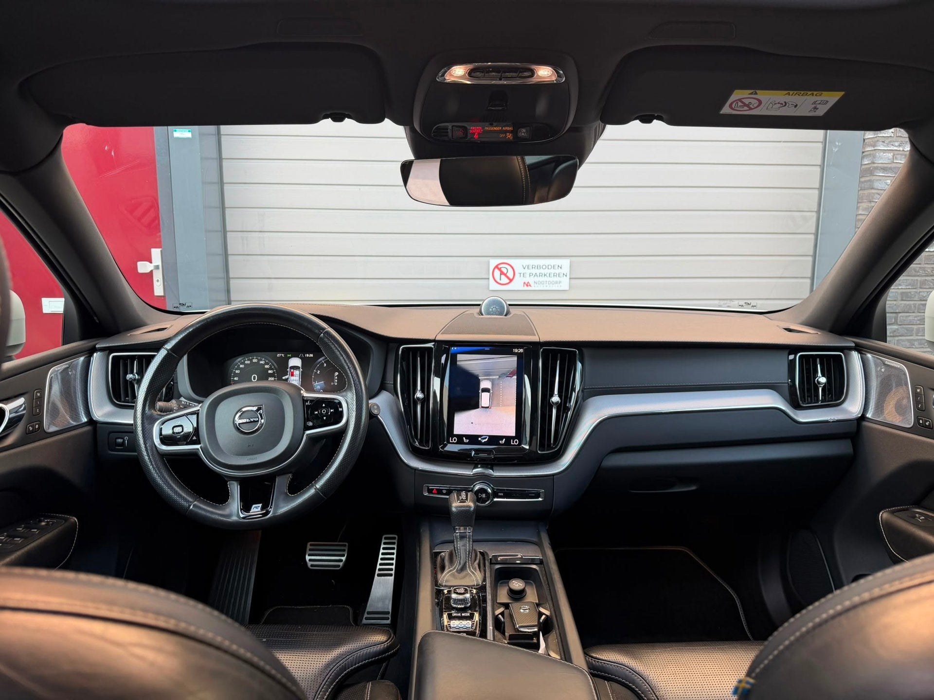 Foto 4 van Volvo XC60 2.0 T6 AWD Inscription PANO/HUD/B&W/360/MEMORY/VO
