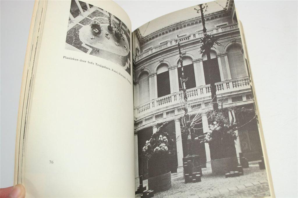 Bouwmeesters van Morgen [1964] — Vormleer & Architectuur, Ophalen of Verzenden, Gelezen, Architecten