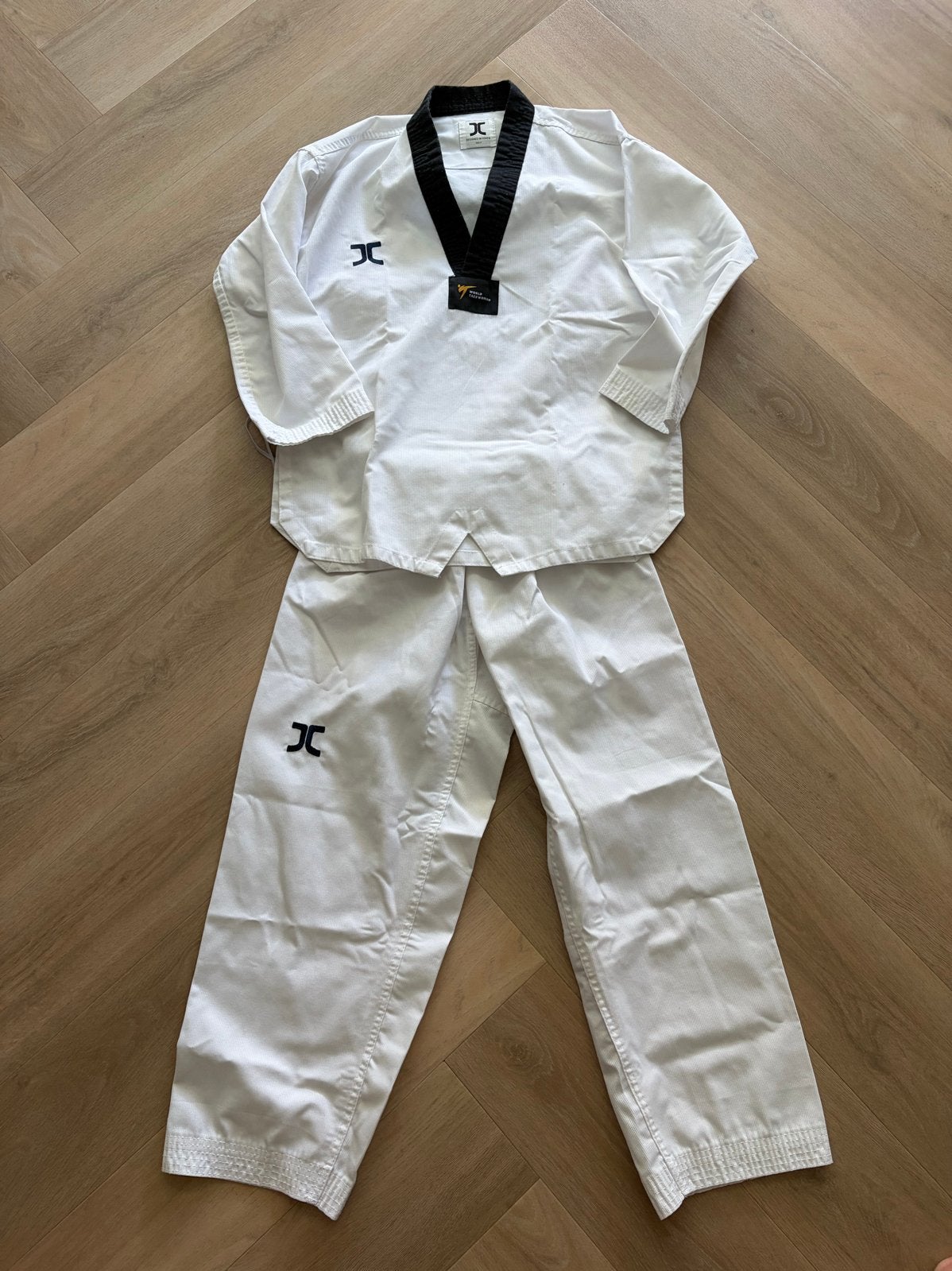 Taekwondo pak - Maat 150/1 zgan, Taekwondo, Vechtsportpak, Ophalen of Verzenden, Zo goed als nieuw