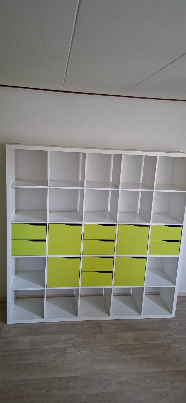 Witte vakkenkast met groene lades, Huis en Inrichting, Ophalen, Gebruikt