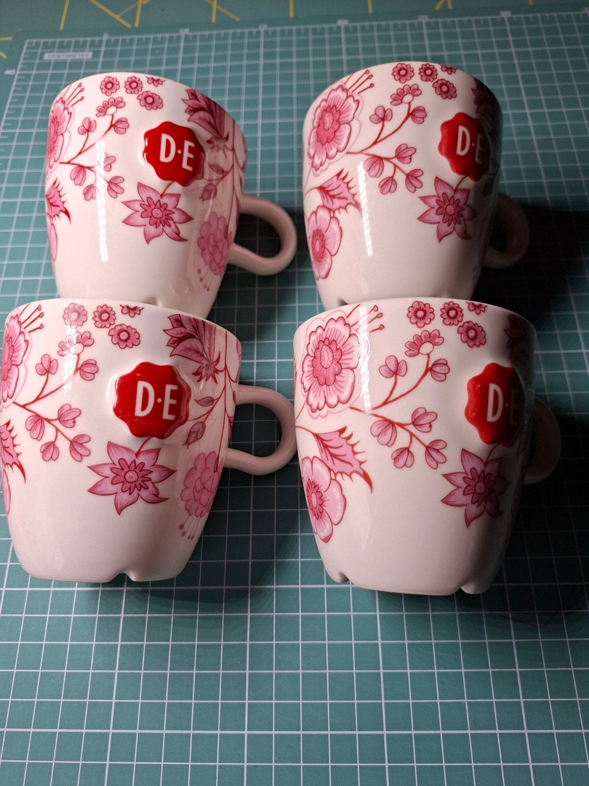 Douwe Egberts cappucono  Mugs - Set van 4, Overige merken, Keramiek, Zo goed als nieuw, Modern
