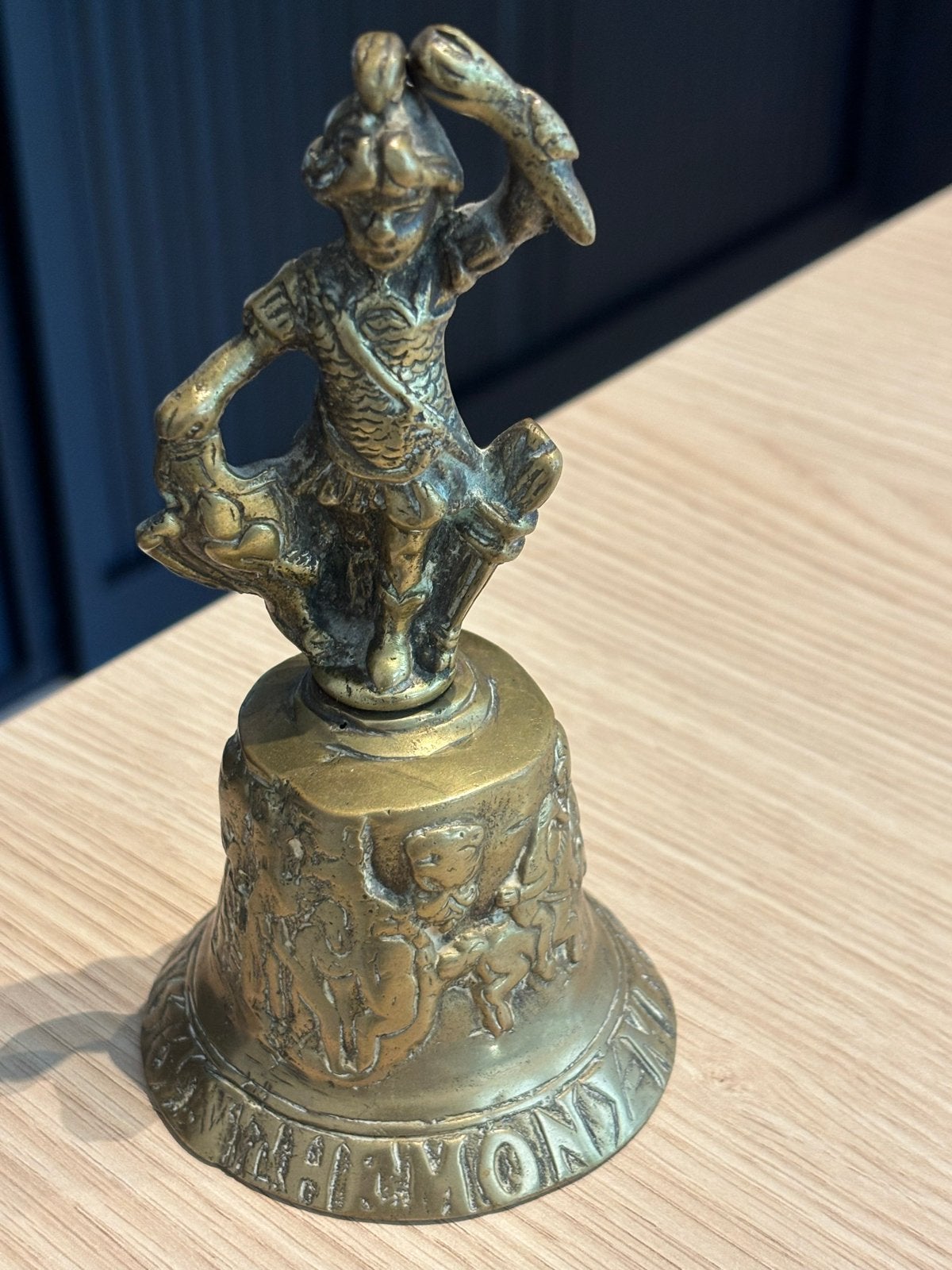 Antieke bronzen tafelbel met figuur, Ophalen of Verzenden