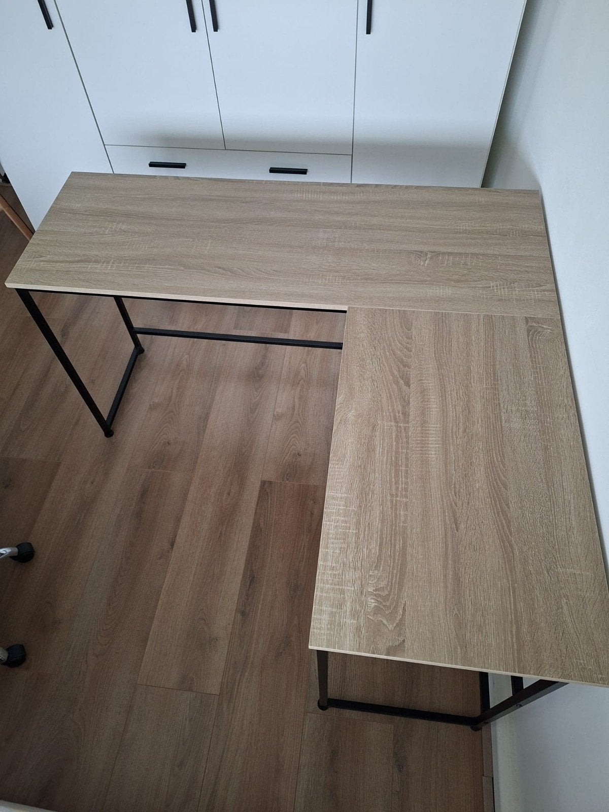 Hoekbureau met zwart metalen frame - 140x130x50 cm, Ophalen, Gebruikt, Metaal, Hoekbureau