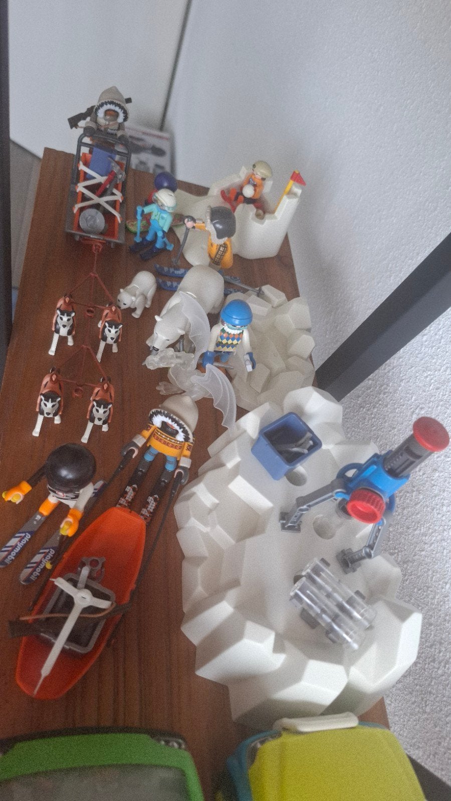 Playmobil Winter: 5 Sets (Action, Family Fun, Plus), Ophalen of Verzenden, Zo goed als nieuw, Complete set, Overige typen