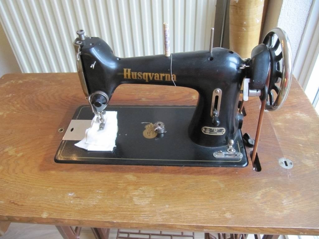 Trapnaaimachine Husqvarna, Ophalen, Gebruikt, Naaimachine, Husqvarna