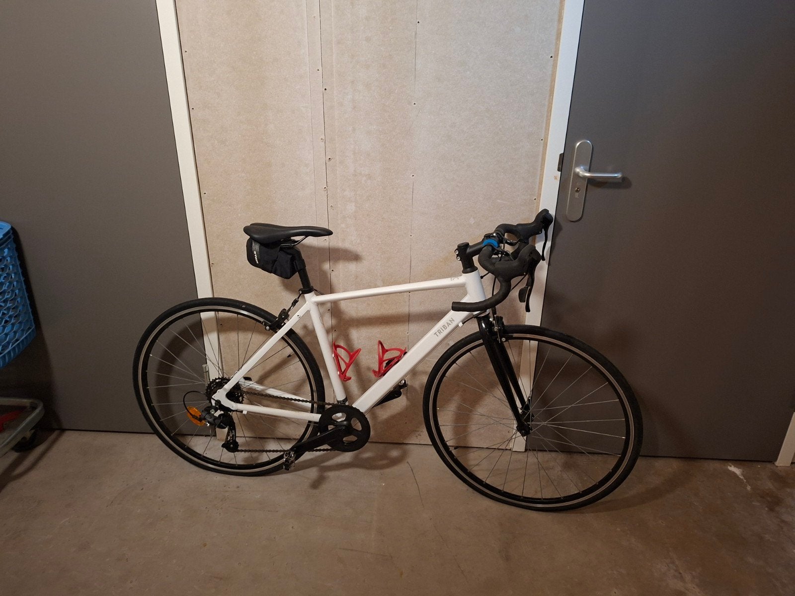 Foto 2 van Triban racefiets wit