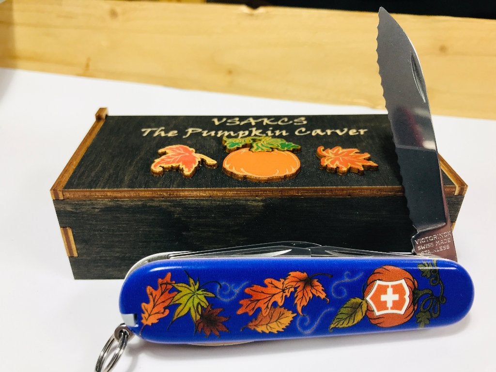 Victorinox VSAKCS HALLOWEEN PUMPKIN Carver SERRATED, Caravans en Kamperen, Ophalen of Verzenden, Nieuw