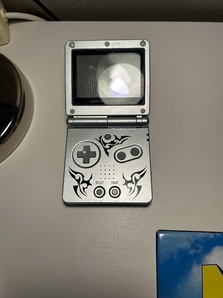 Nintendo Game Boy Advance SP AGS-001 + originele oplader, Ophalen, Gebruikt, Game Boy Advance SP, Met beschermhoes of tas