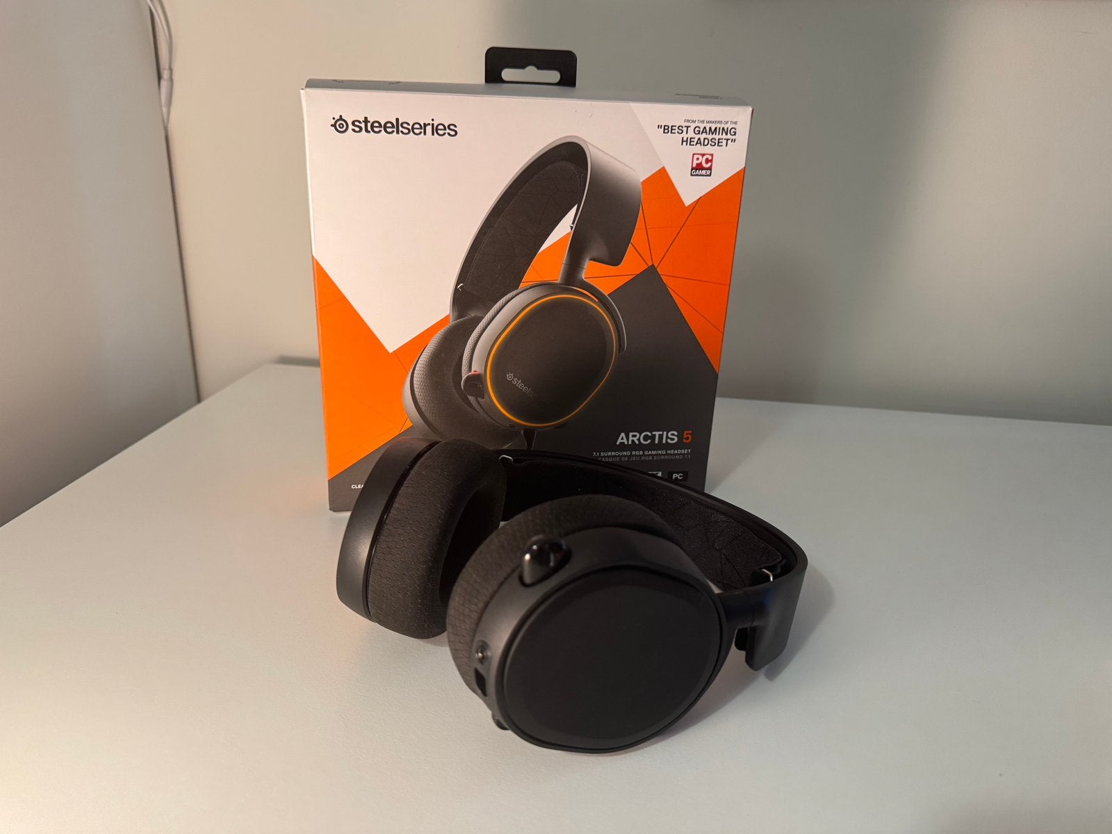 Steelseries Arctis 5 (gaming) headset, Gebruikt, Gaming headset, Ophalen of Verzenden, Over-ear