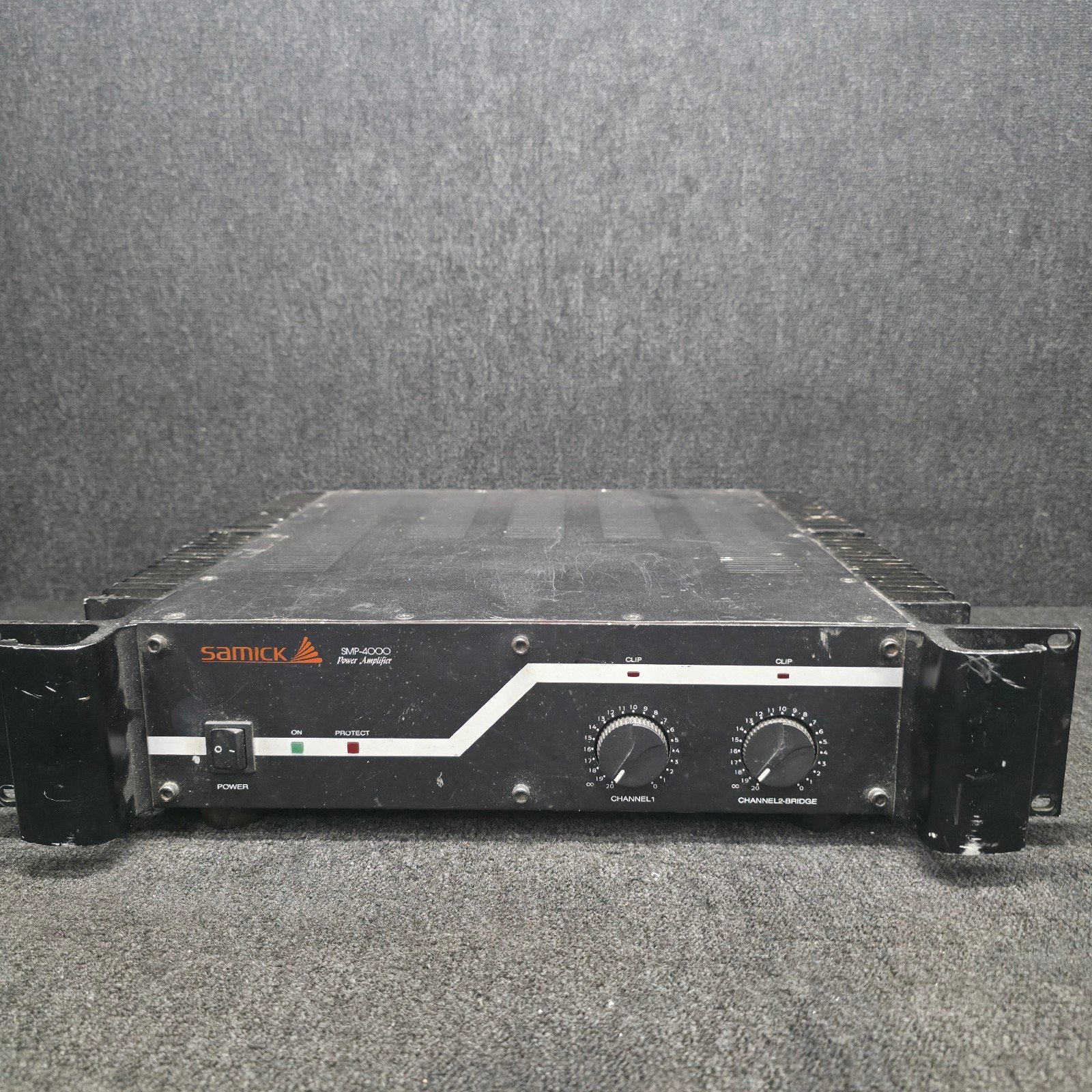 SAMICK   SMP-4000   versterker   2 x 200  watt, Audio, Tv en Foto, Luidsprekers, Overige merken, Gebruikt, Ophalen of Verzenden