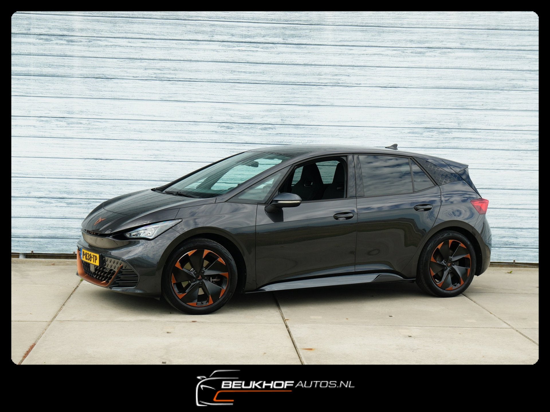 Cupra Born One 62 kWh Stoelverwarming Camera AdaptCr Soh93%, Auto's, Automaat, Gebruikt, Zwart, Origineel Nederlands