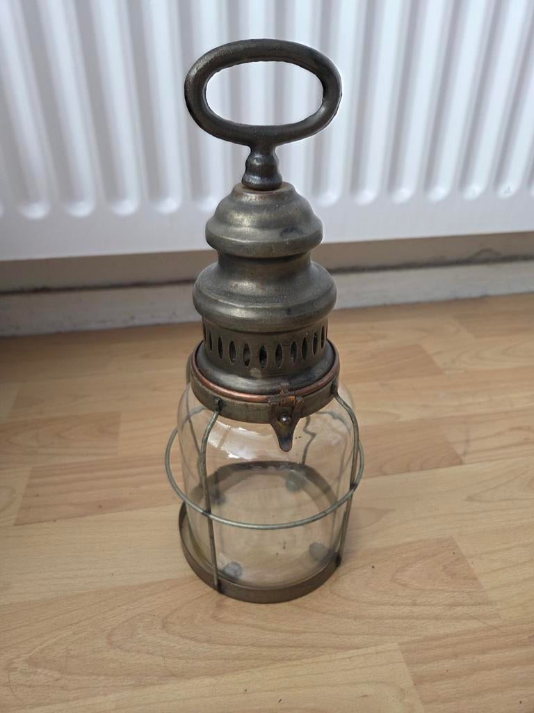 Antieke lantaarn, messing en glas, Ophalen