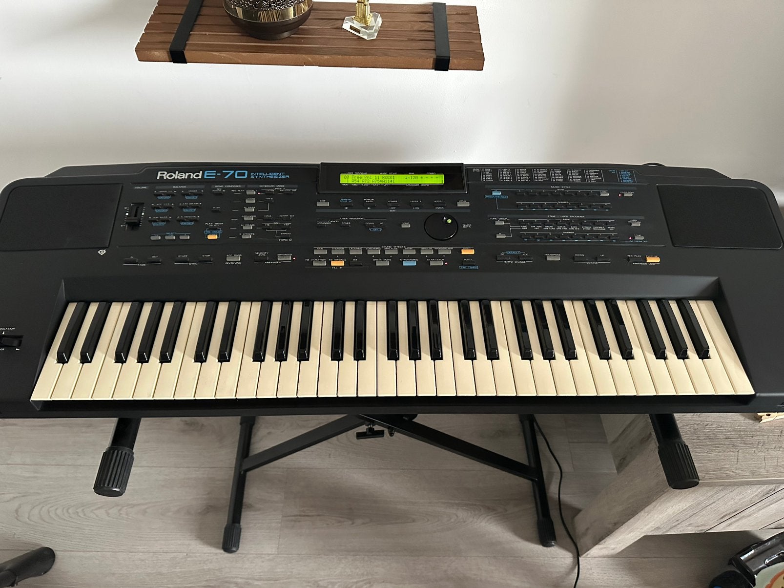 Roland E-70 Intelligent Synthesizer (inclusief accessoires), Ophalen, Zo goed als nieuw, 61 toetsen, Roland
