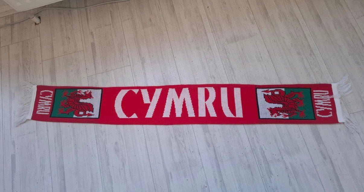 Wales sjaal, Ophalen of Verzenden, Zo goed als nieuw, Buitenlandse clubs, Vaantje of Sjaal