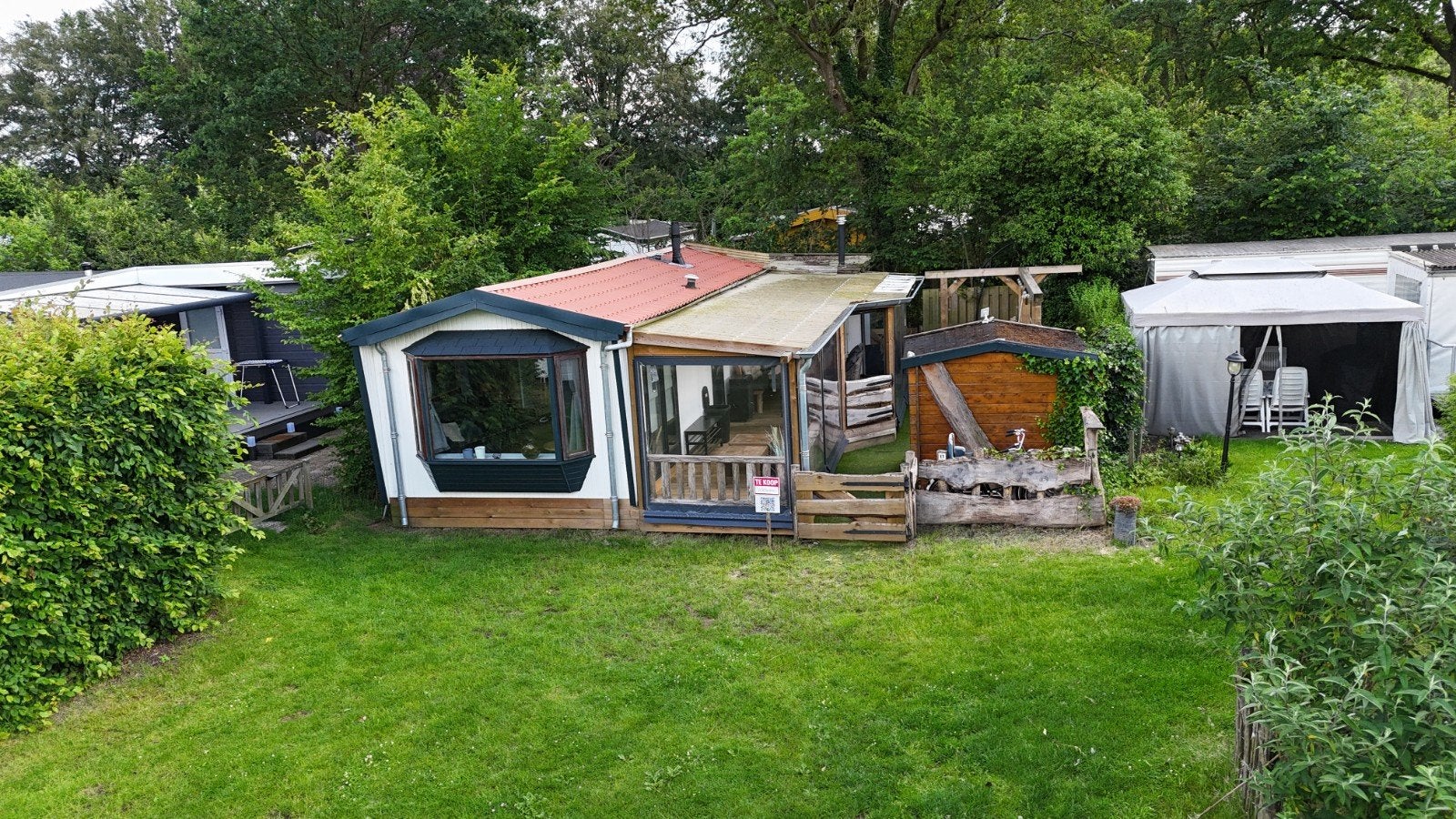 Chalet 6 persoons met 3slaapkamers 1 kinderkamer. Betteld, Tuin