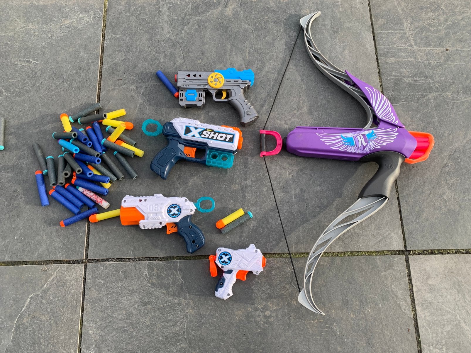 Diverse ‘Nerf’ pistolen + kruisboog, Kinderen en Baby's, Speelgoed | Buiten | Actiespeelgoed, Ophalen of Verzenden, Zo goed als nieuw