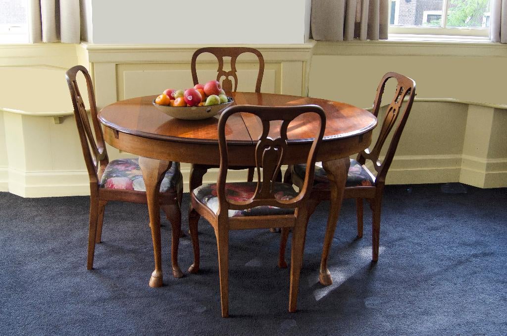 Klassieke eettafelset, Ophalen, Gebruikt, Klassiek, 4 tot 6 stoelen