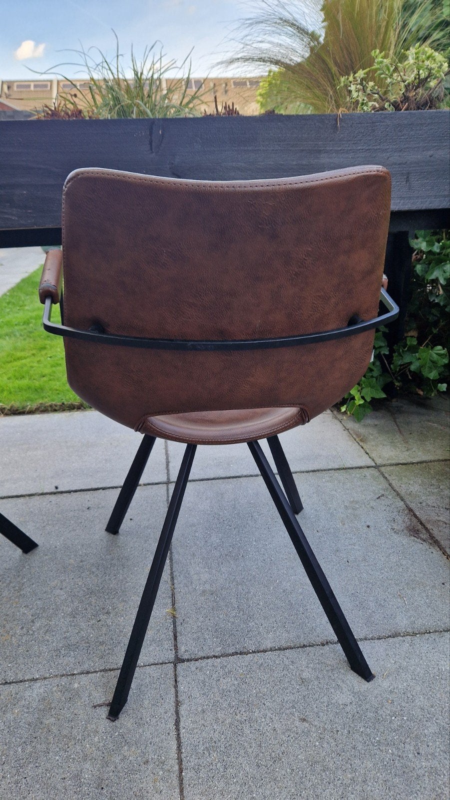 Stoelen bruin skyleer, Ophalen, Gebruikt, Rond, Minder dan 30 cm