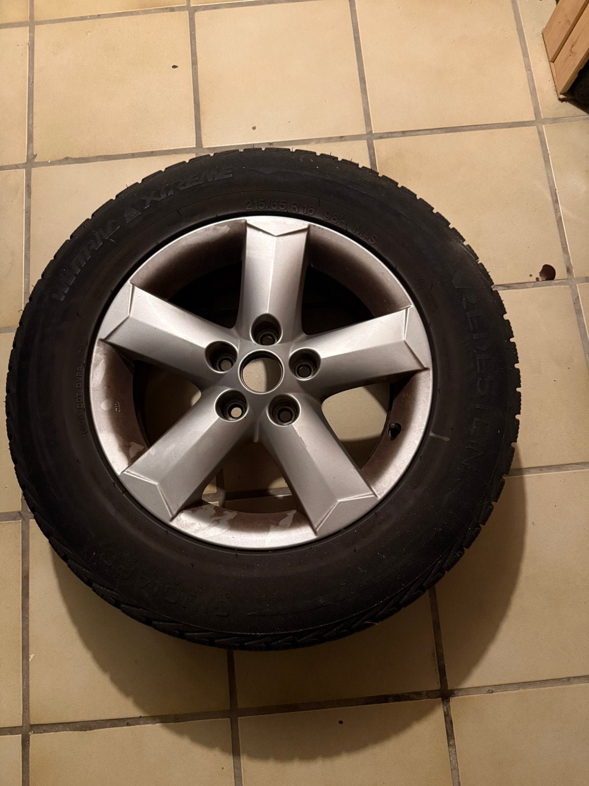 Nissan Quashqai Winterbanden met Velg, Ophalen, 215 mm, 16 inch, Banden en Velgen