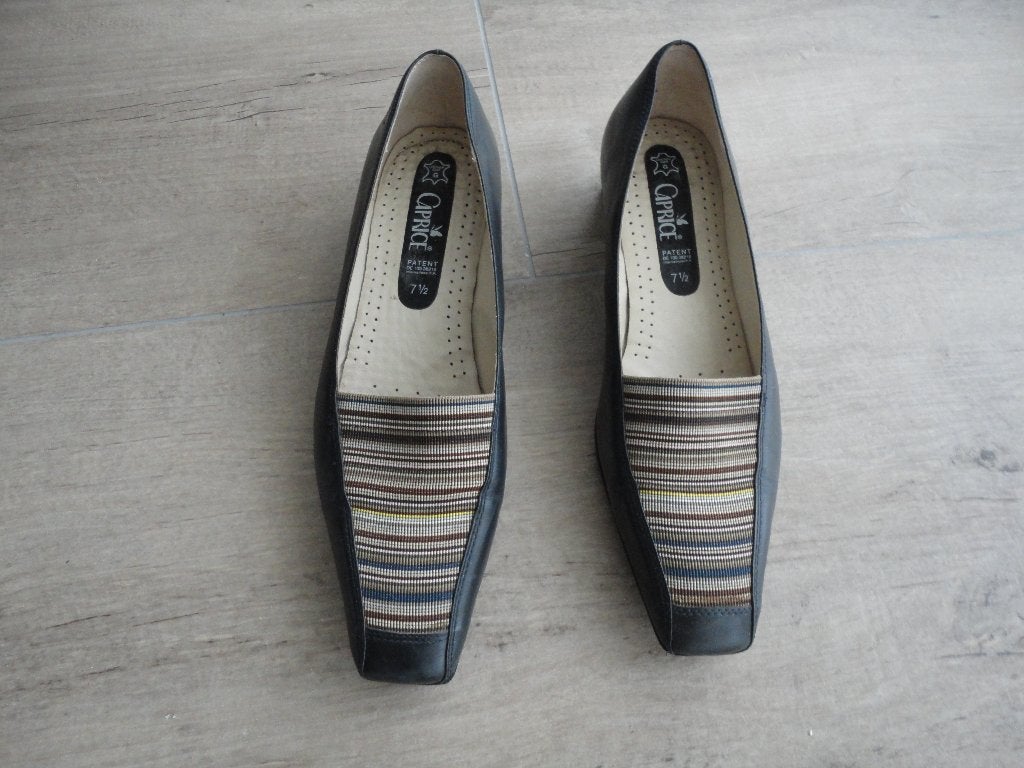 Donkerblauwe damesschoenen maat 41, Kleding | Dames, Blauw, Instappers, Ophalen of Verzenden, Zo goed als nieuw