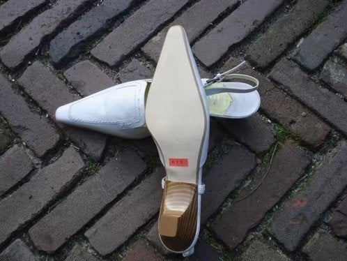 SLINGBACKS FIRETTI WIT NIEUW 39 GRATIS VERZENDING PER POST, Pumps, Verzenden, Wit, Nieuw