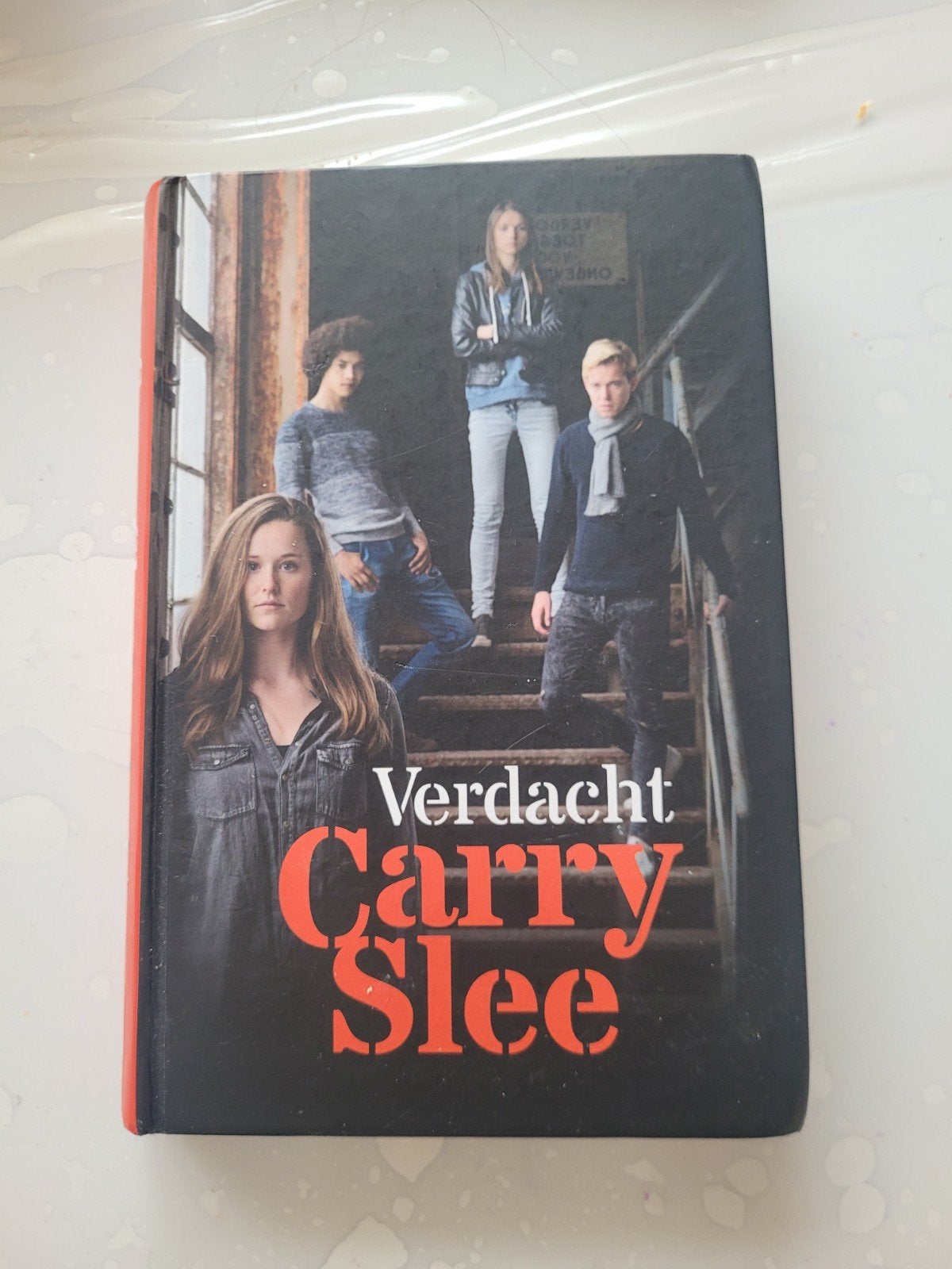 Verdacht - Carry Slee (Jeugdboek), Ophalen of Verzenden