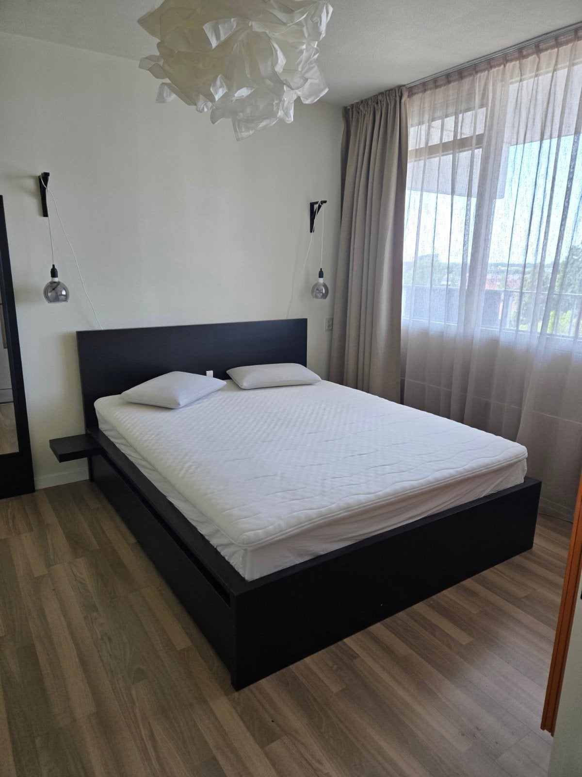 IKEA MALM Bed 160cm met nachtkastjes en matrassen, Huis en Inrichting, Slaapkamer | Bedden, Ophalen of Verzenden, Tweepersoons