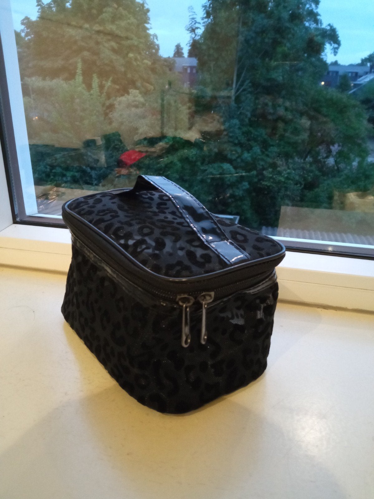 toilettasje met luipaardprint en toilettasje met strepen, Ophalen, Gebruikt, Zwart, Softcase
