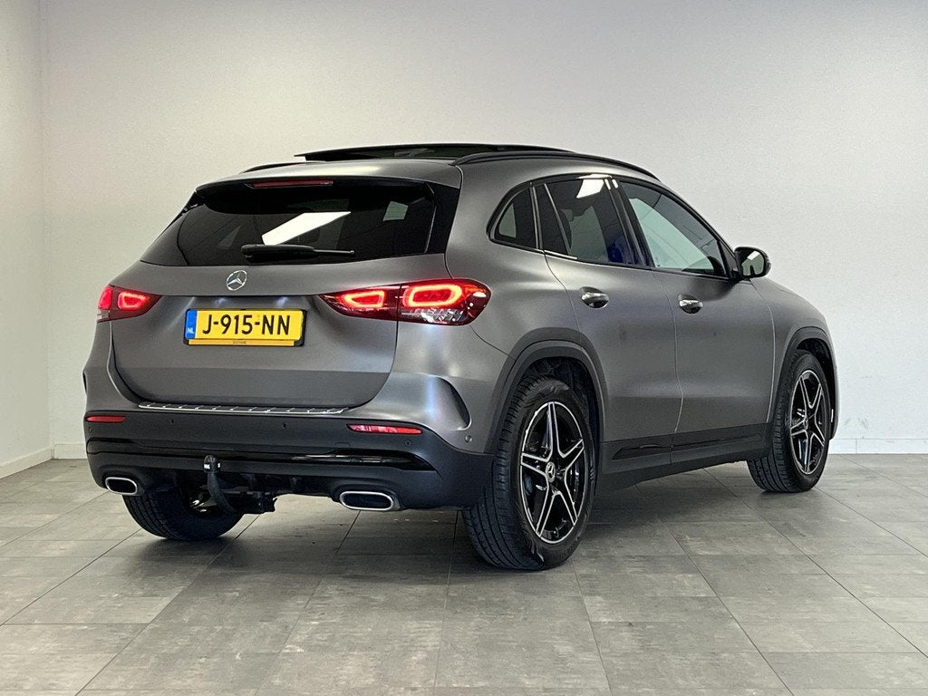 Mercedes-Benz GLA-klasse 200 AMG Line | Pano | Trekhaak | Me, Auto's, Mercedes-Benz, 4 cilinders, Leder en Stof, 163 pk, Origineel Nederlands
