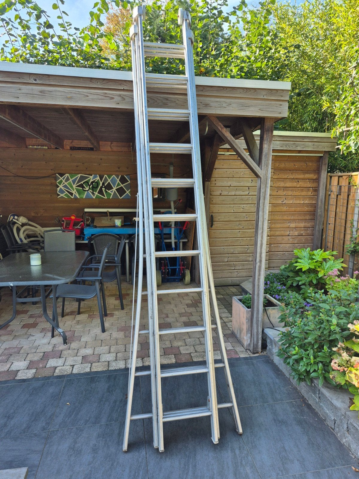 Stevige 3 x 11 sporten aluminium ladder, max 9m werkhoogte, Doe-het-zelf en Verbouw, Ophalen, Zo goed als nieuw, Ladder, Opvouwbaar of Inschuifbaar