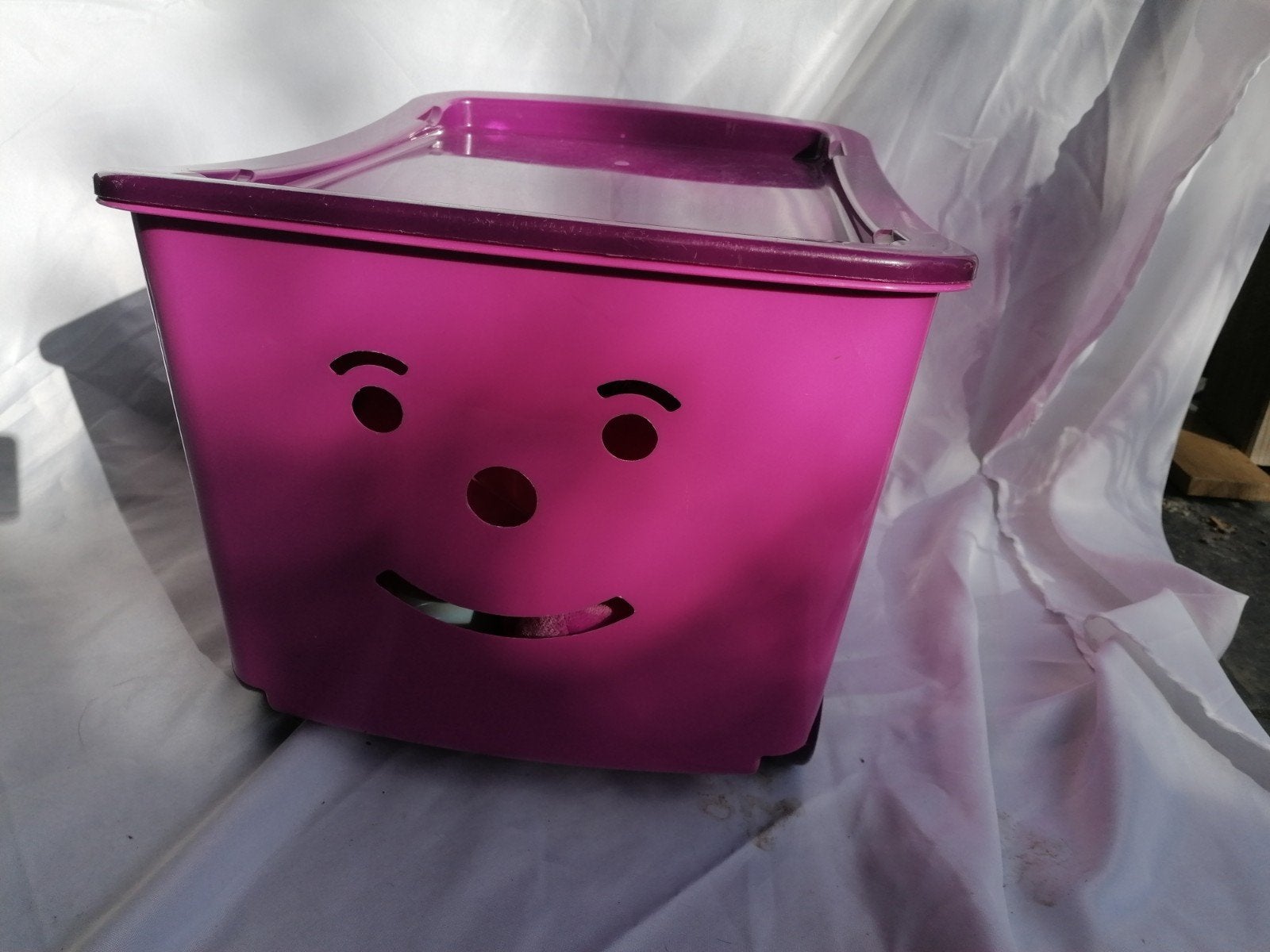 Roze opbergbox met gezichtje en wieltjes, Ophalen, Gebruikt, Jongen of Meisje