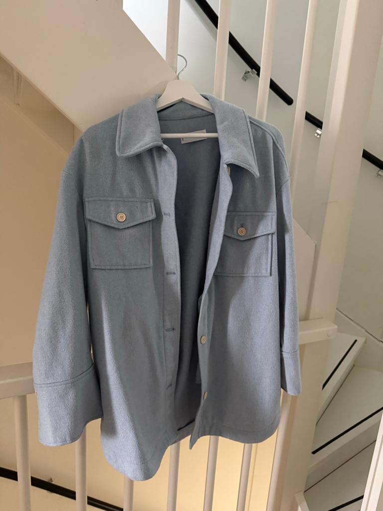 MNG lichtblauwe shacket, maat XS/S, Kleding | Dames, Ophalen of Verzenden, Zo goed als nieuw, Maat 34 (XS) of kleiner, Blauw