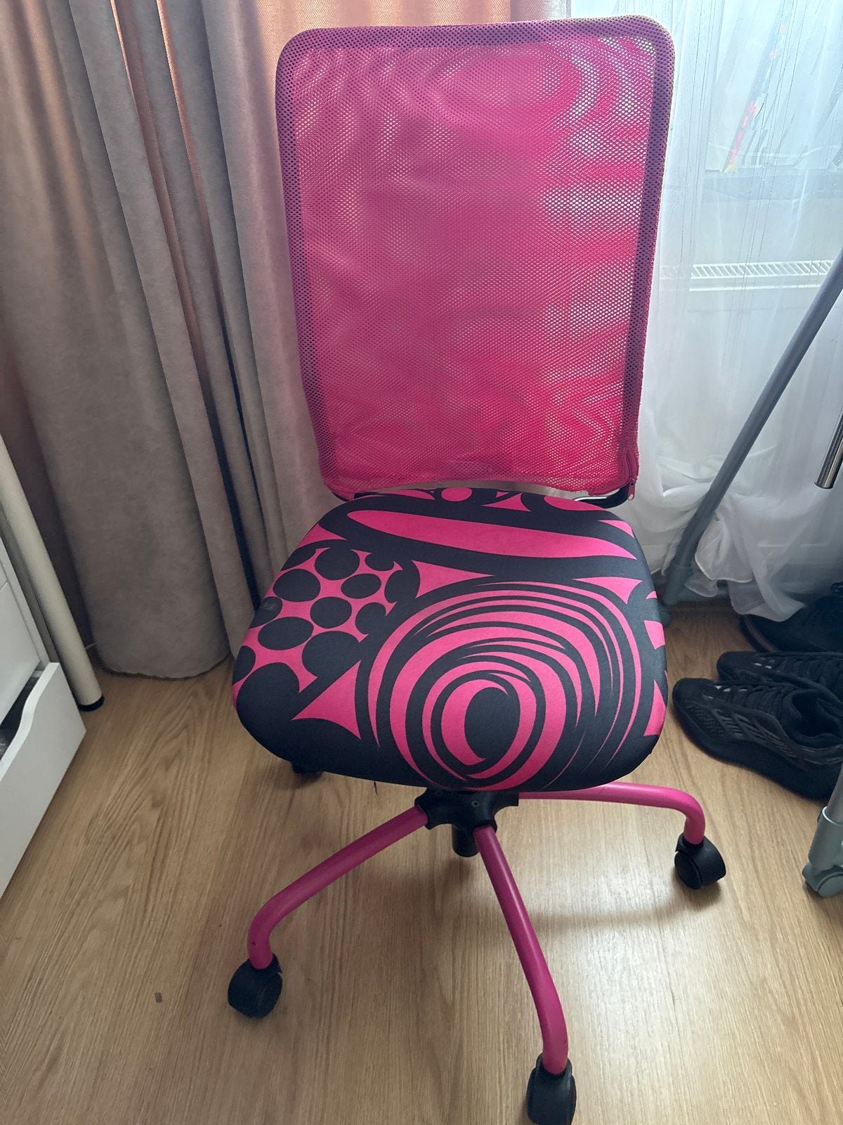 Roze bureaustoel