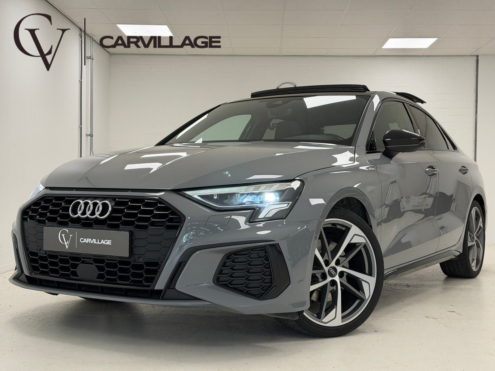 Audi A3 Limousine 35 TFSI S Line | Panoramadak | Trekhaak |, Auto's, Automaat, 4 cilinders, 150 pk, Bedrijf