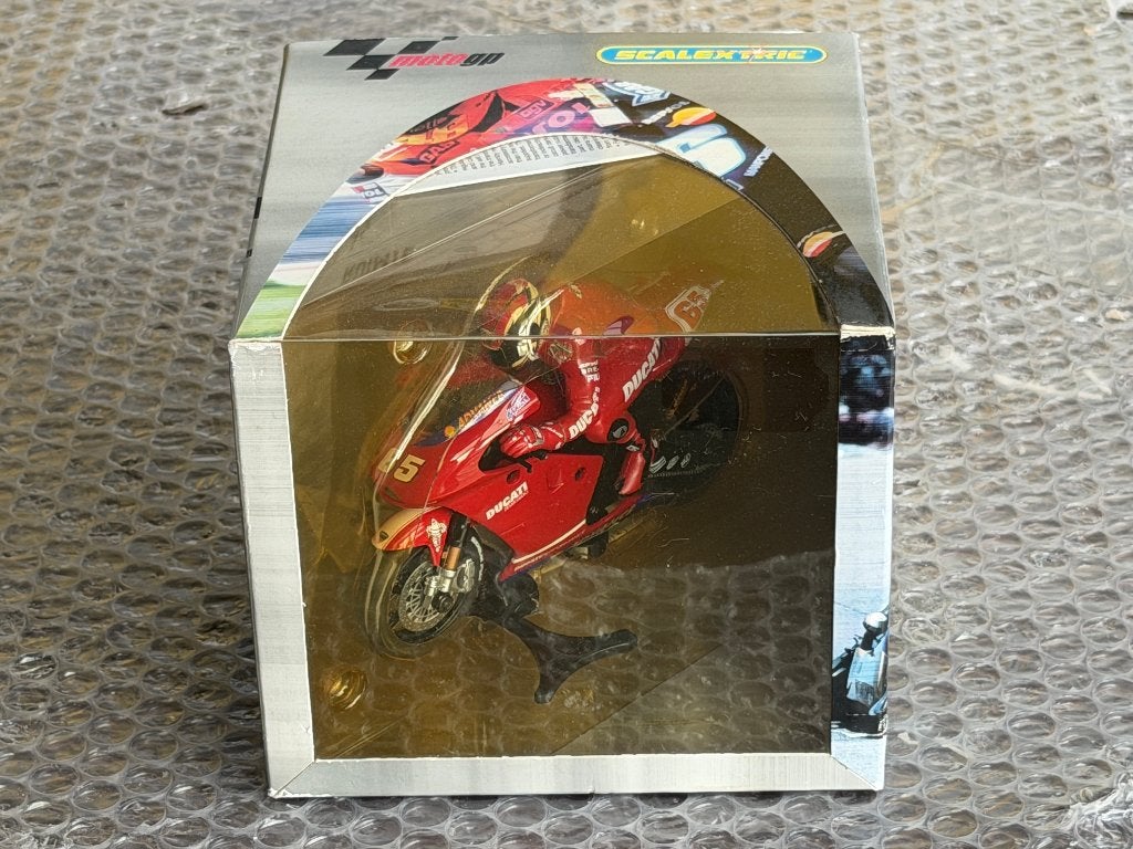 NIEUW Scalextric Ducati Slot Motor Car Racebaan L. Capirossi, Racebaan, Nieuw, Elektrisch, Ophalen