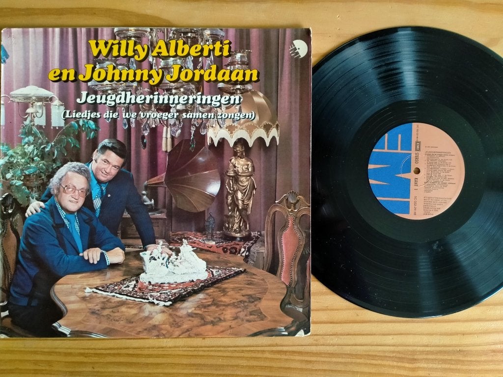 LP  Willy Alberti en Johnny Jordaan  Jeugdherinneringen 1974, LP, Gebruikt, Overige genres, Ophalen of Verzenden