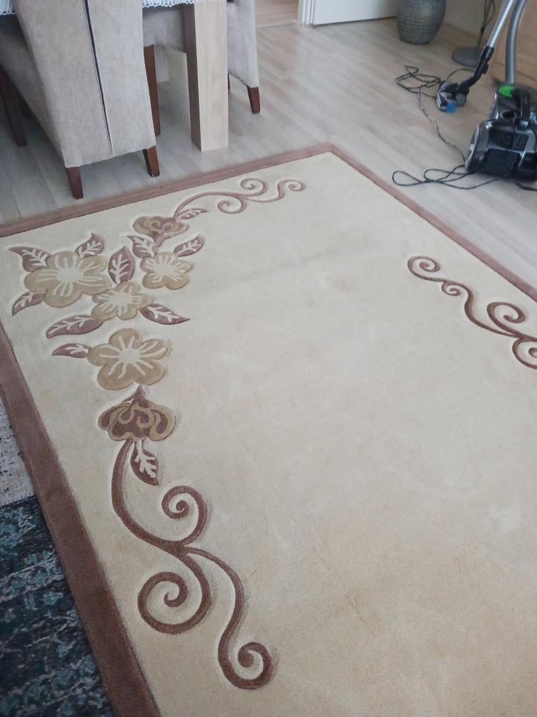 Crèmekleurig vloerkleed met bloemmotief en  loper., Ophalen, Klassiek, Bloemmotief, Bruin, 100 tot 150 cm
