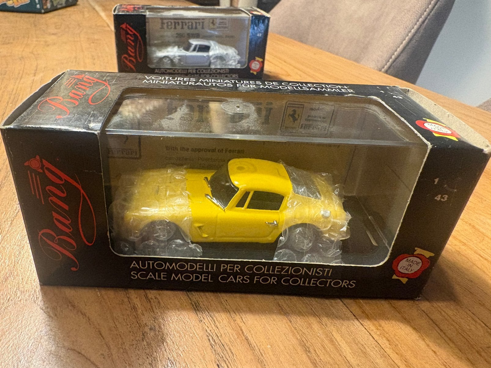 2 Unieke nieuwe Ferrari 250 GT SWB modellen, Hobby en Vrije tijd, Modelauto's | 1:43, Ophalen of Verzenden, Zo goed als nieuw