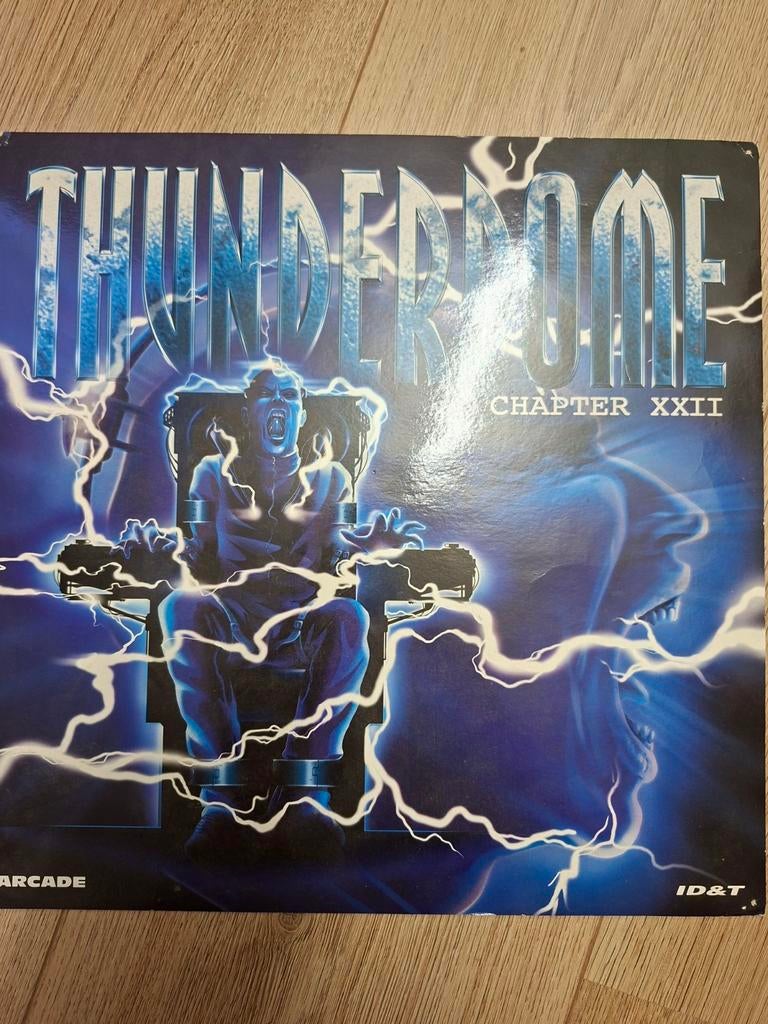 Thunderdome Chapter XXII kartonnen poster, Verzamelen, Gebruikt, A4 of kleiner, Vierkant, Ophalen of Verzenden