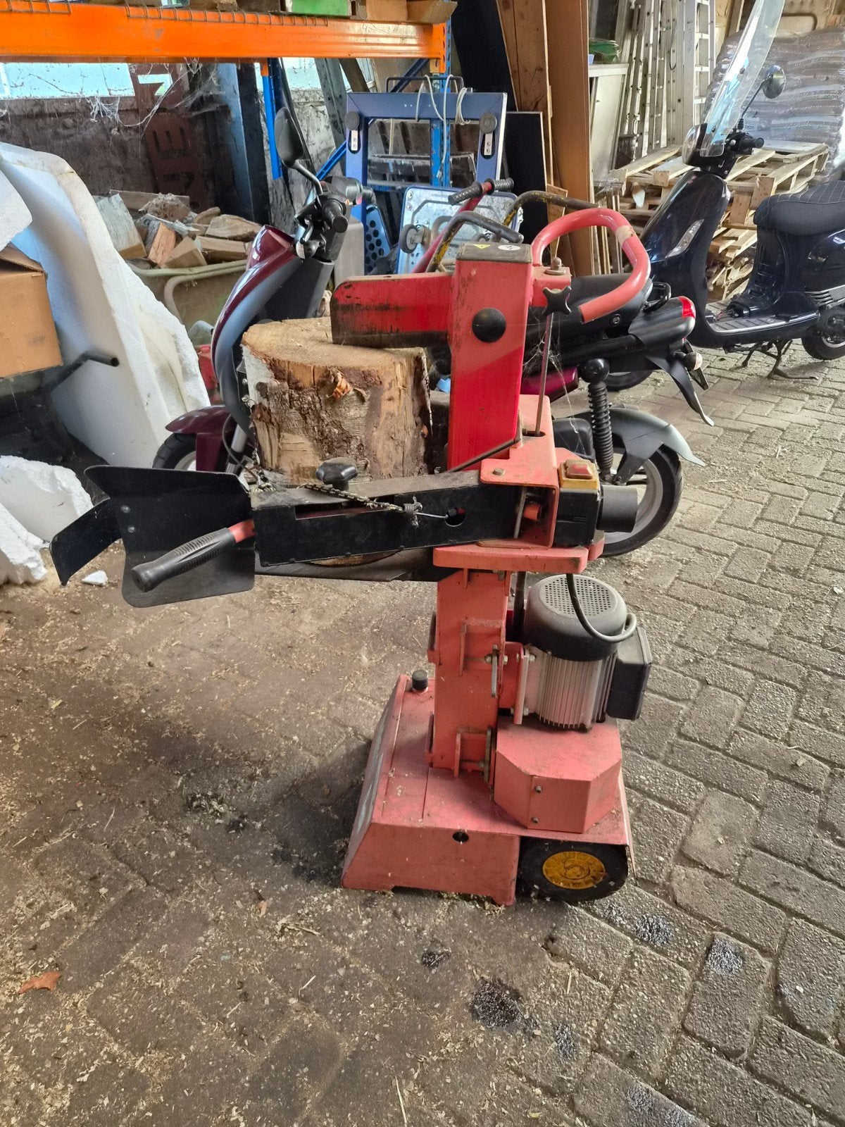 kloofmachine 220v verticaal, Gebruikt, Staand, Onbekend, Houtklover laan 3