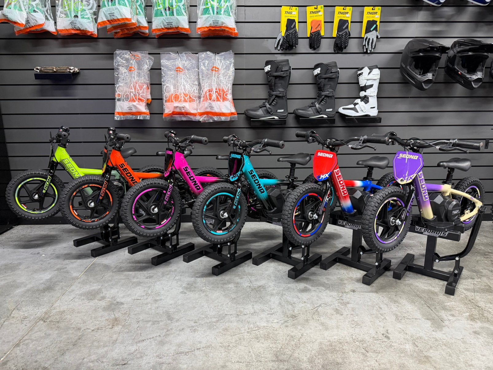 Sedna MX-12 elektrische kinderbalansfiets – 2026, Fietsen en Brommers, Ophalen, Minder dan 16 inch, Sedna, 8131tw