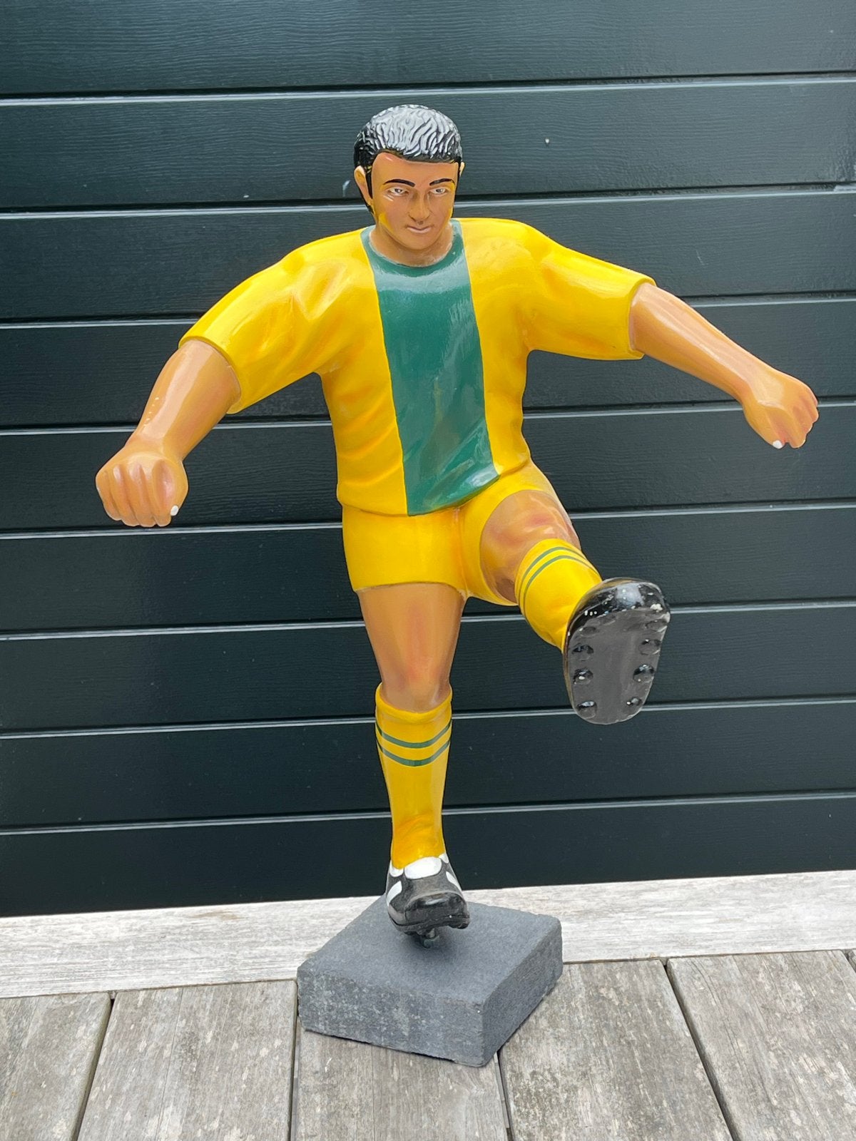 Voetballer beeld op sokkel - Ideaal voor clubhuis/kinderkame, Ophalen of Verzenden