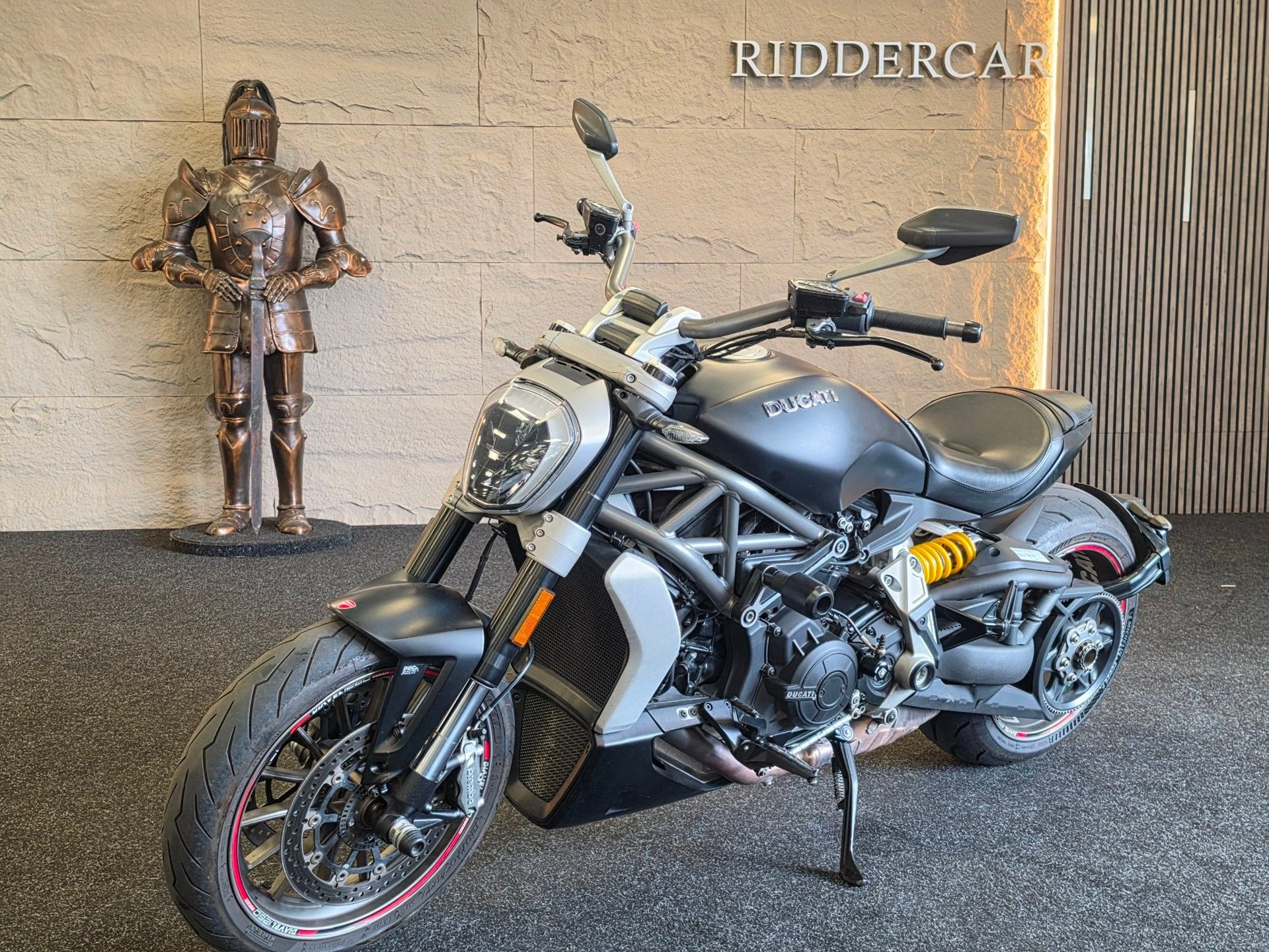 Ducati Tour XDiavel|2018|152pk|17953KM|, Traction Control, Kolenbranderstraat 6
2984AT  RIDDERKERK, NL, Bedrijf, Toermotor