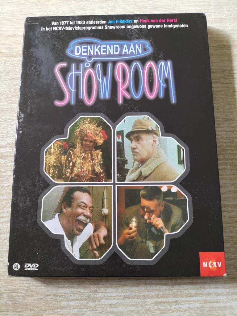 Denkend aan showroom, Ophalen of Verzenden